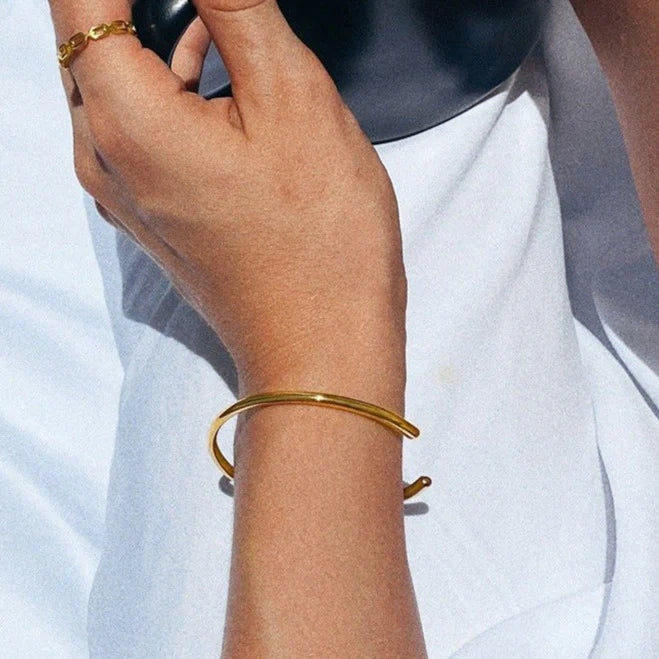 Circle Bangle - Emberly
