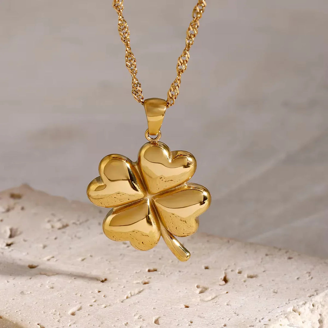 Necklace Clover