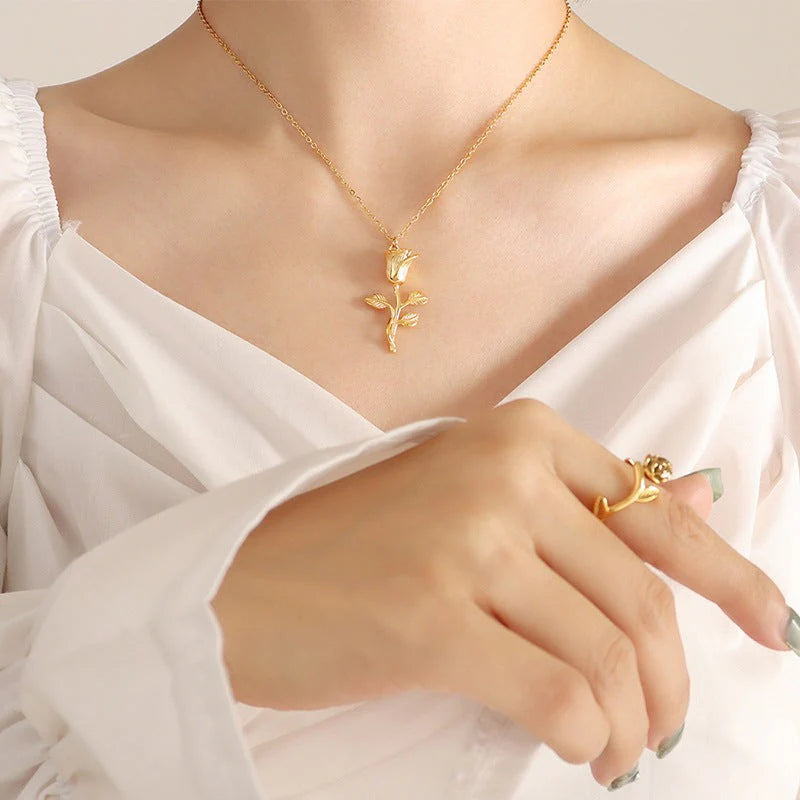 Juno pendant
