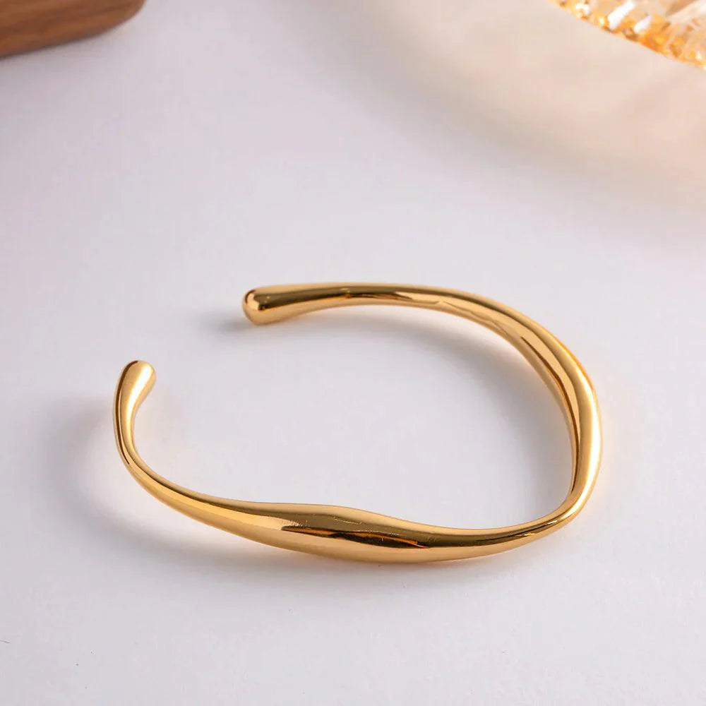 Bracelet"Wave Bangle" - Emberly