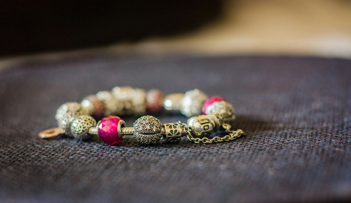 Capsule jewelry collection: where to start?