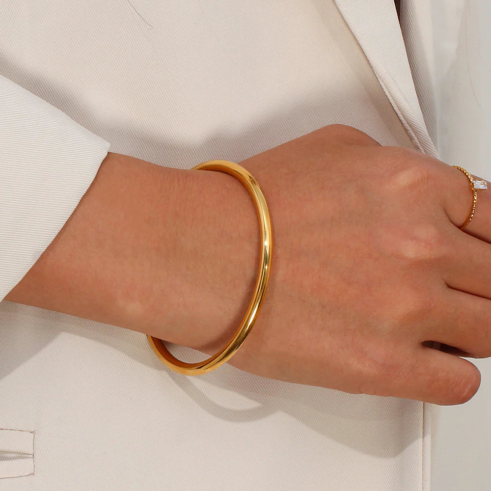 Circle Bangle - Emberly