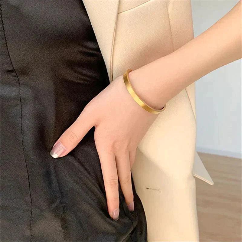 Cuff Bangle - Emberly