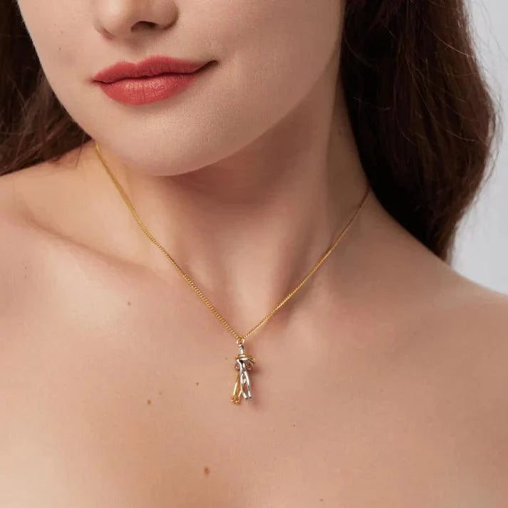 Necklace „Love’s Embrace“  - Emberly