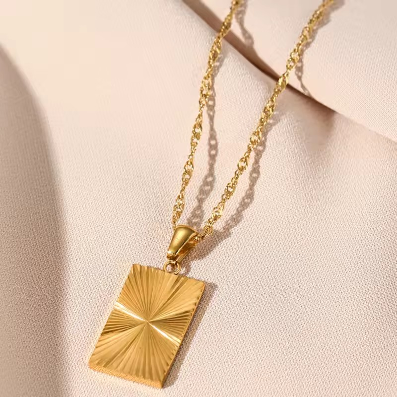  Necklace Lumi