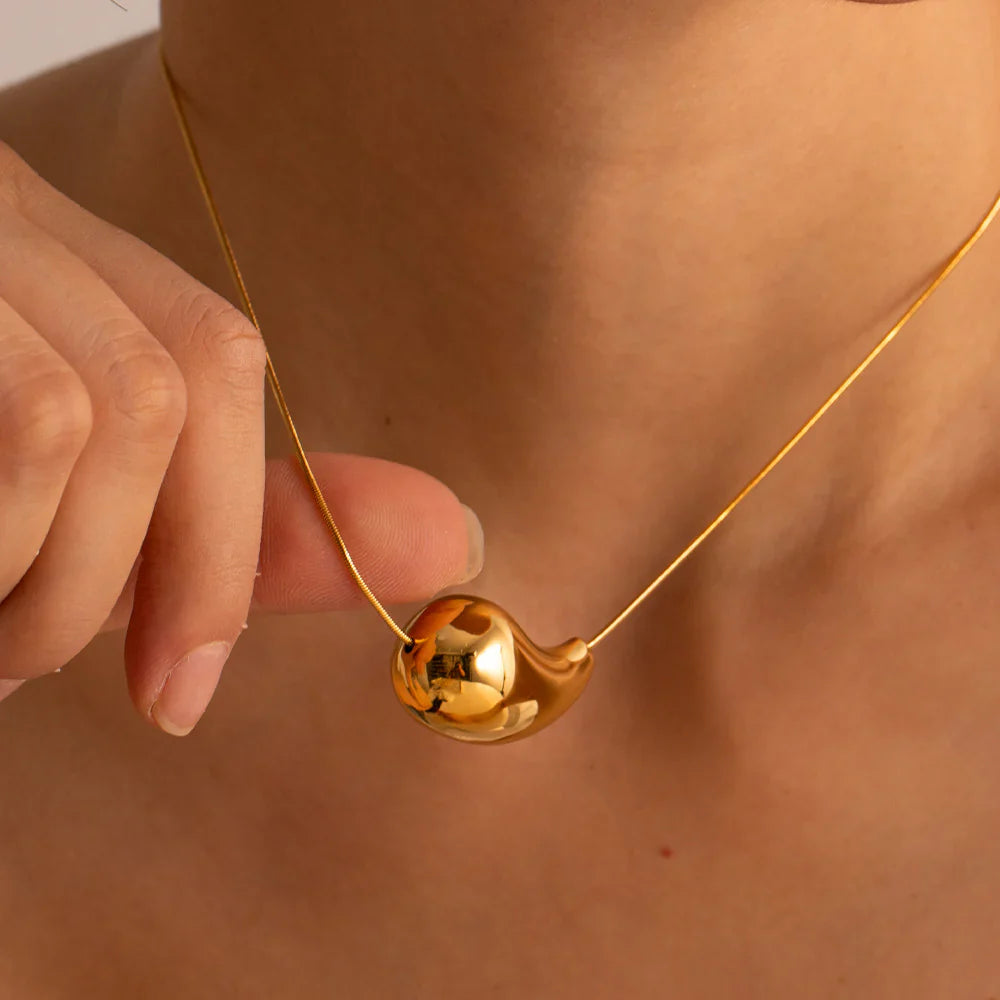 Necklace "Lurva"