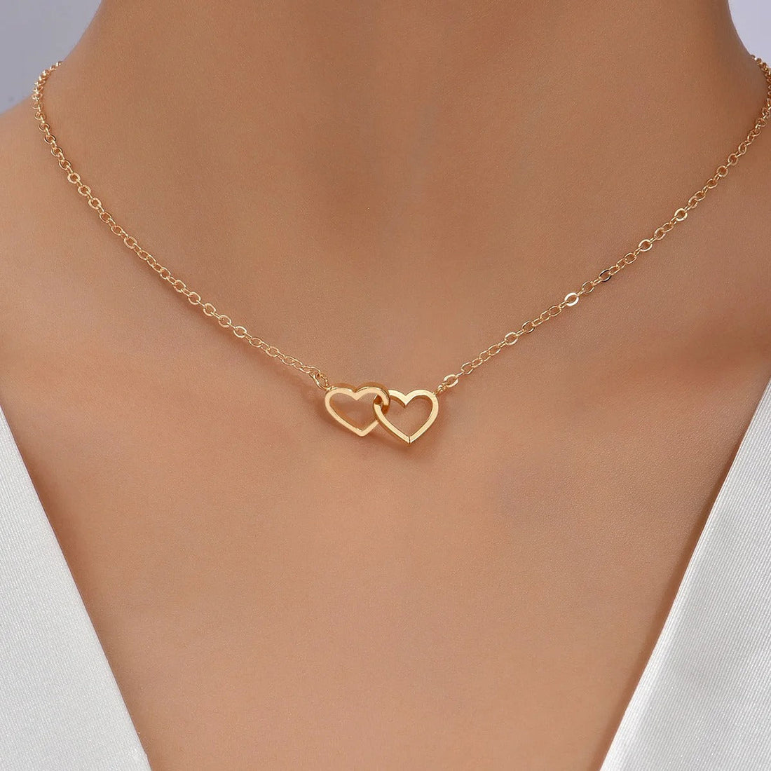  Necklace  „Eternal Hearts“