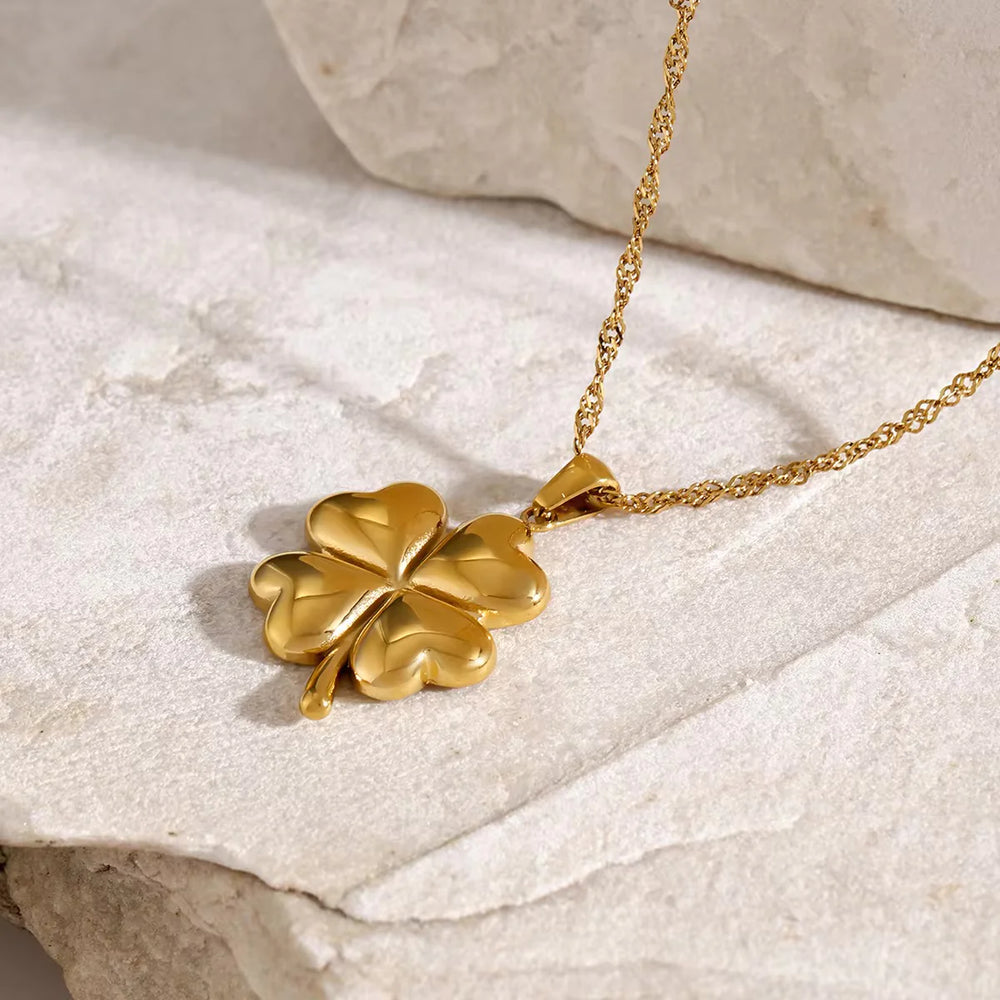 Clover pendant