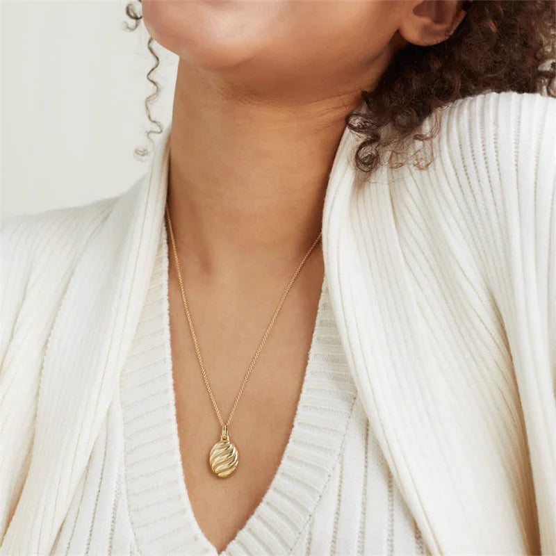 Calira pendant