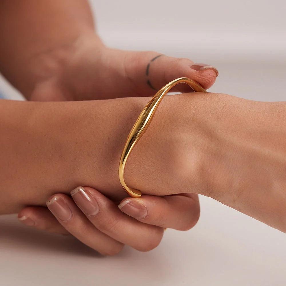 Bracelet "Wave Bangle" - Emberly
