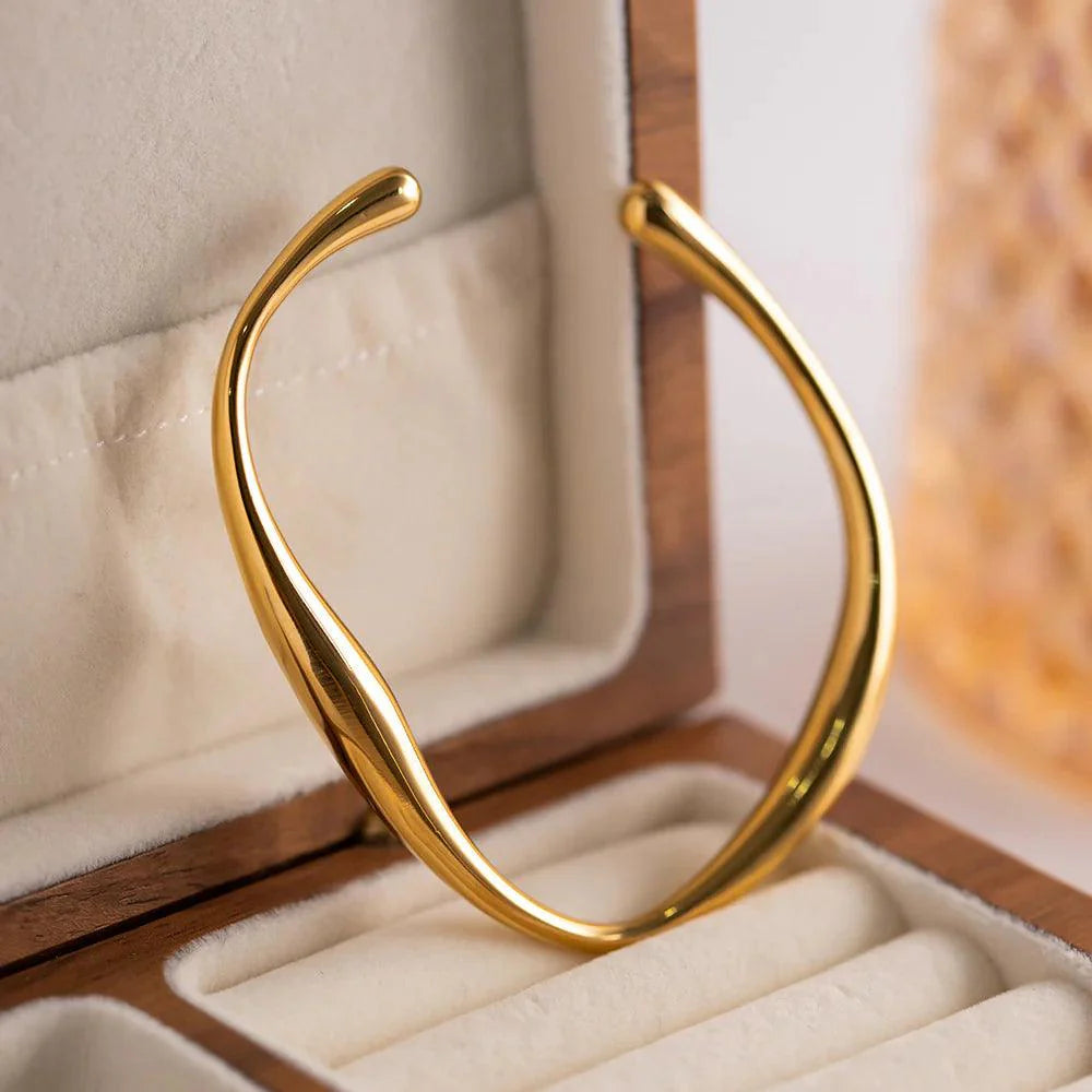 Bracelet"Wave Bangle" - Emberly