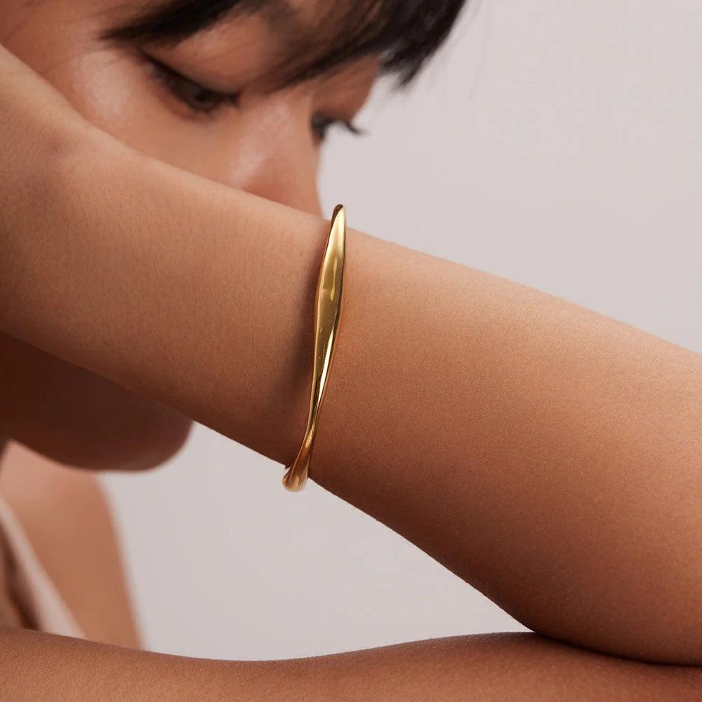 Bracelet "Wave Bangle" - Emberly